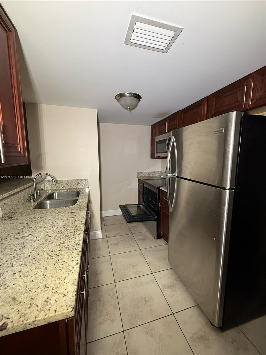 1990 NW 4th Ct #7