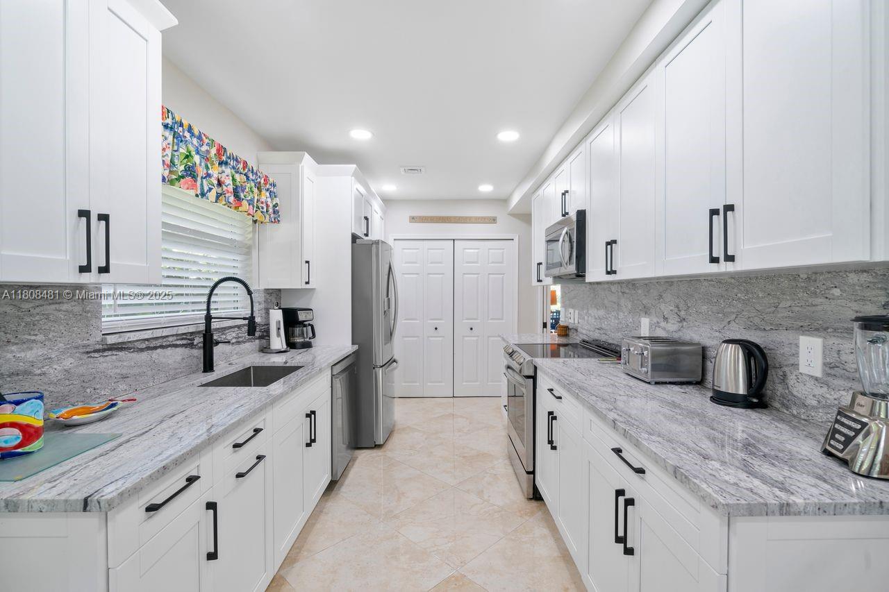 4161 S Us Hwy 1 #G2 Jupiter, FL 33477