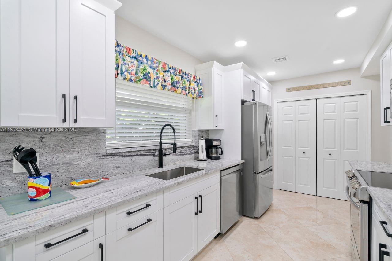 4161 S Us Hwy 1 #G2 Jupiter, FL 33477