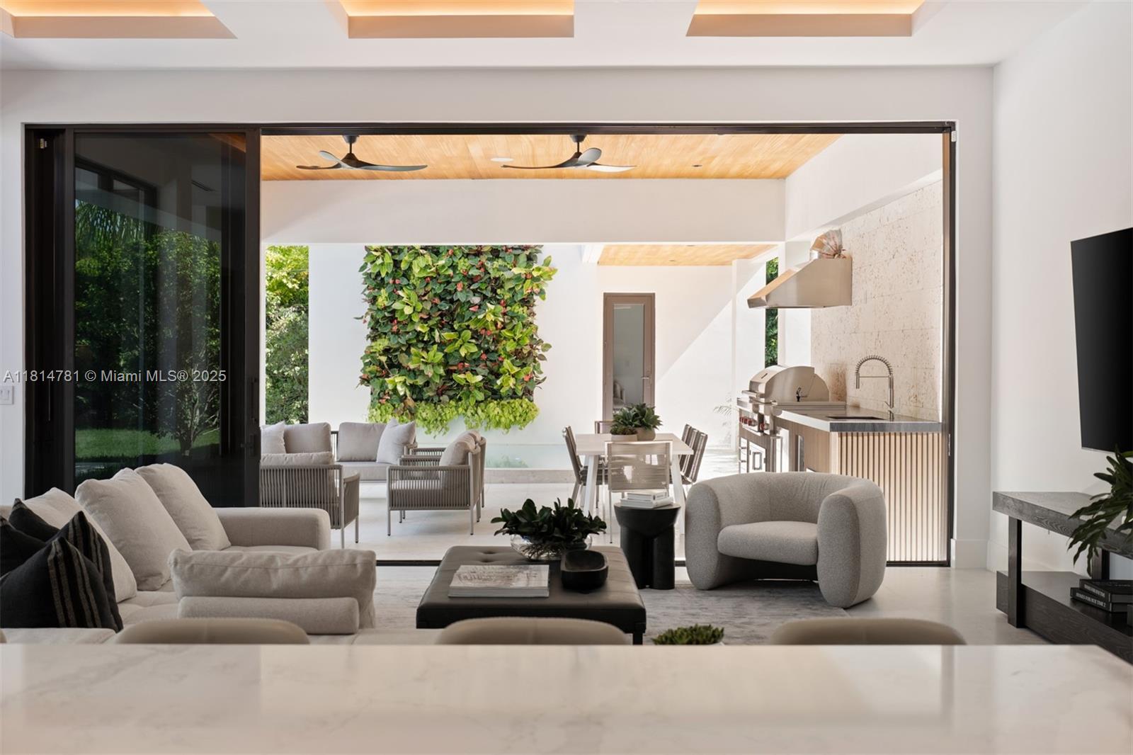 6730 SW 115th St Pinecrest, FL 33156