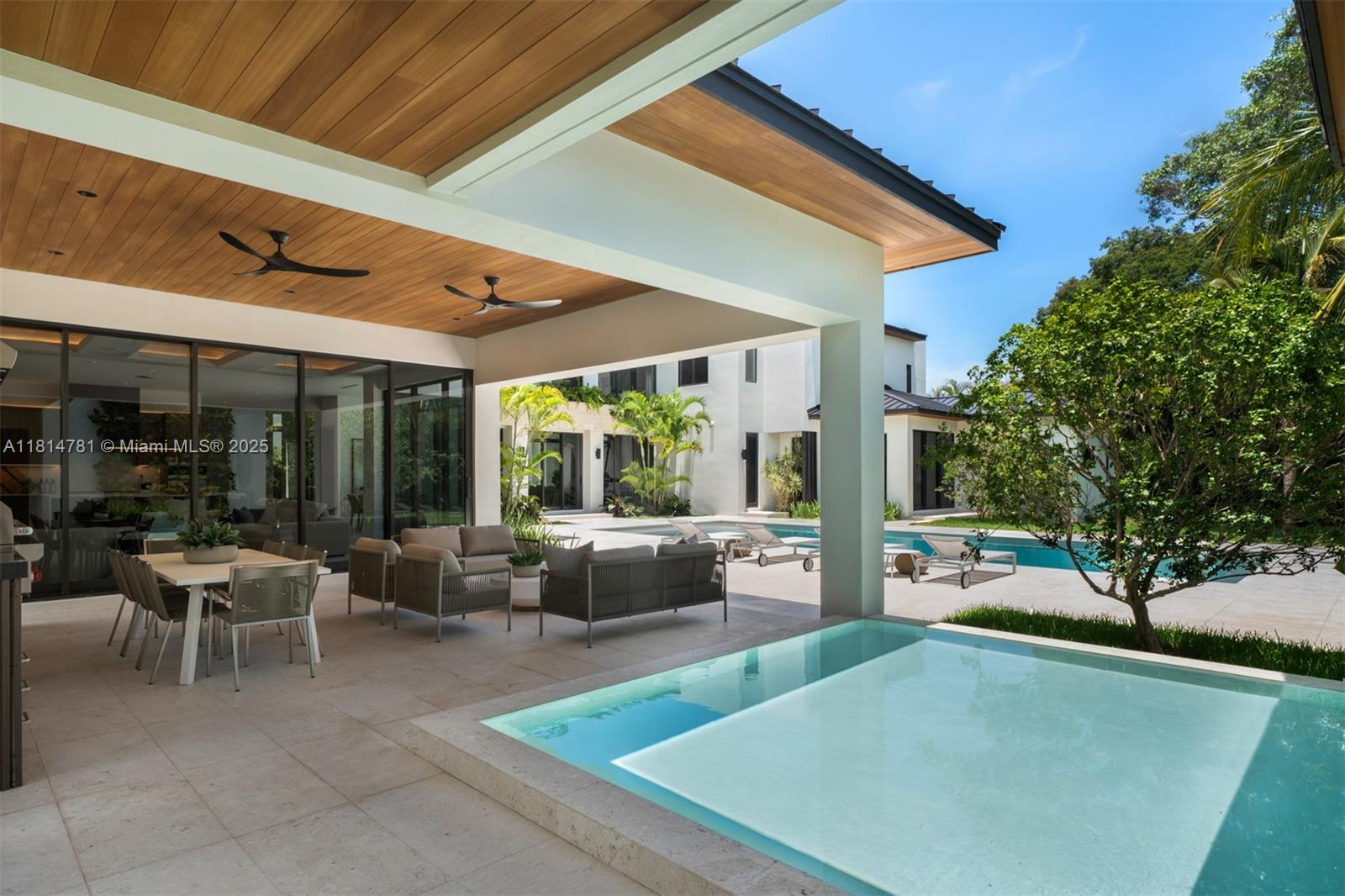 6730 SW 115th St Pinecrest, FL 33156