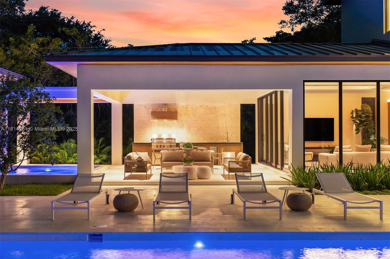 6730 SW 115th St Pinecrest, FL 33156