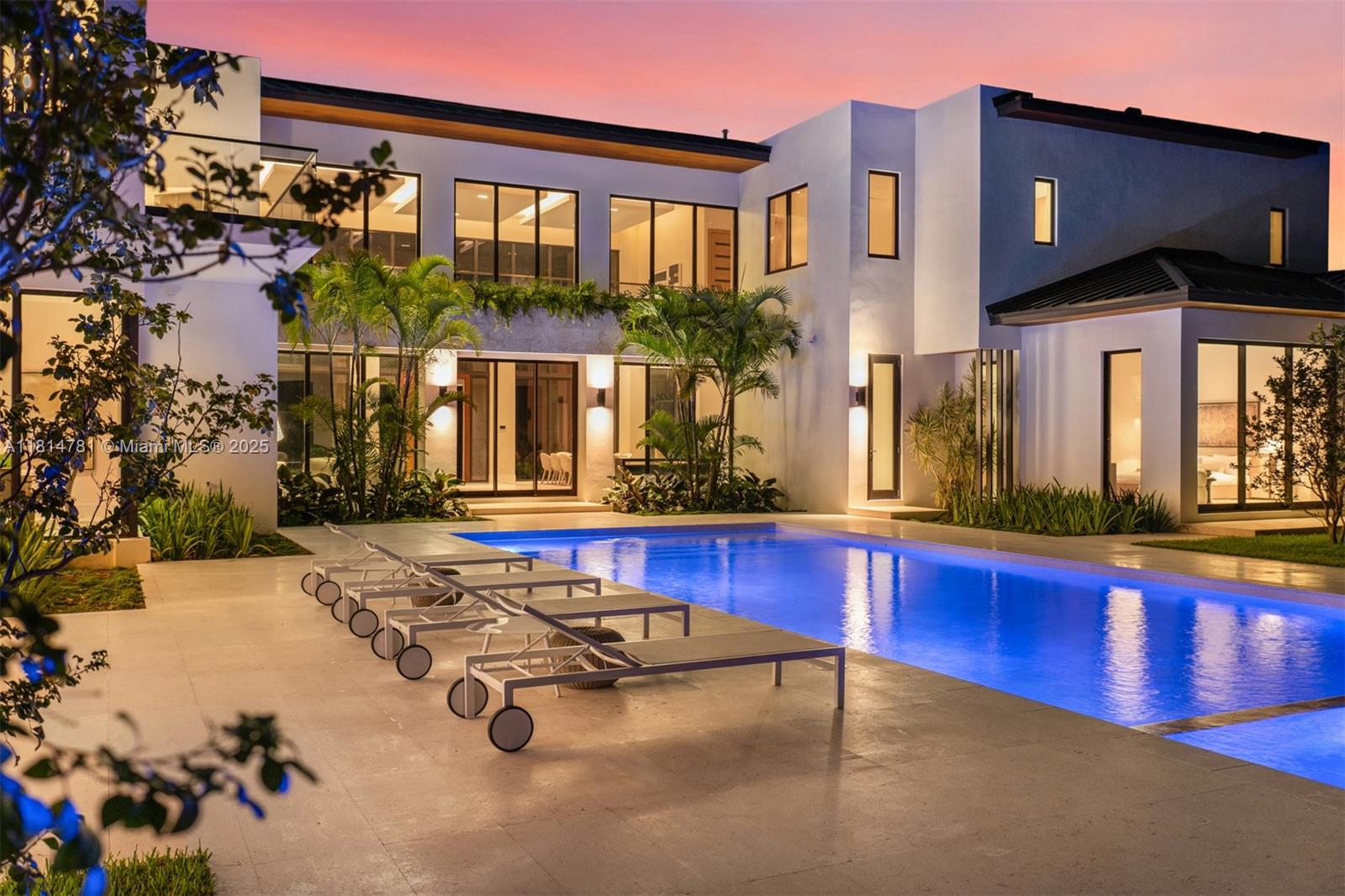 6730 SW 115th St Pinecrest, FL 33156