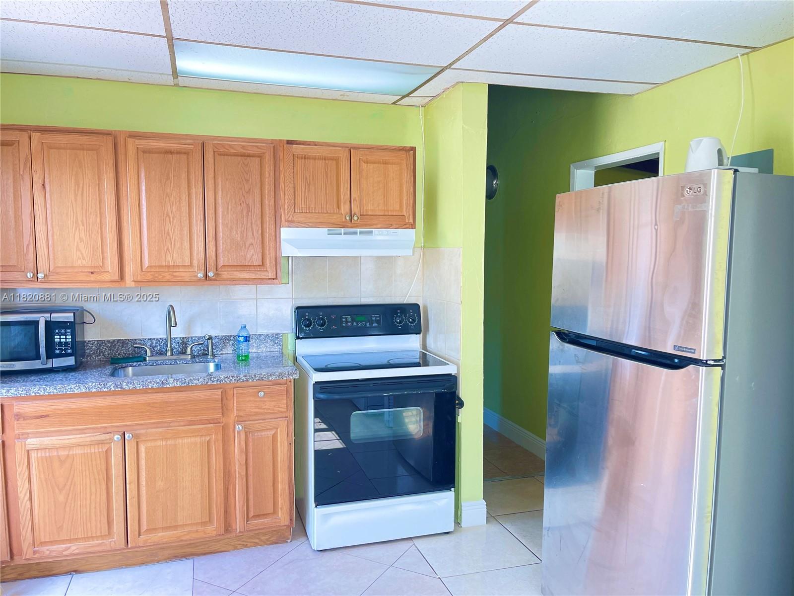 381 NW 16th St