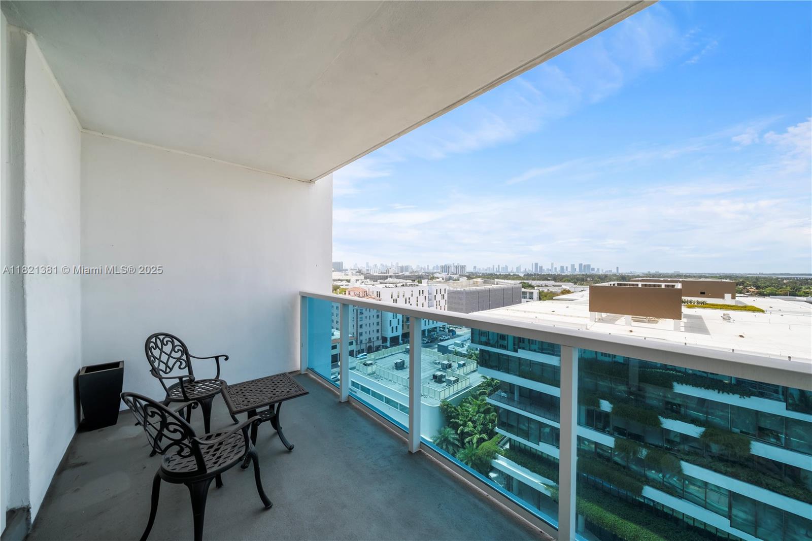 image Roney Palace Condo10