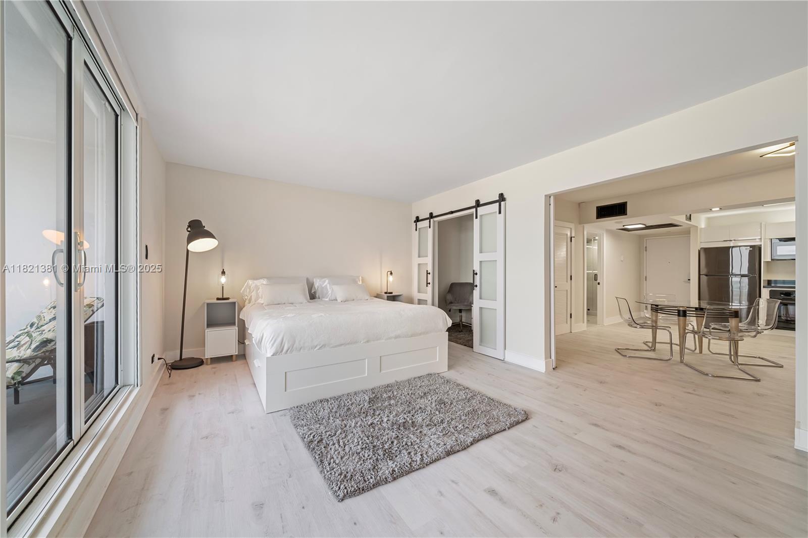 image Roney Palace Condo3