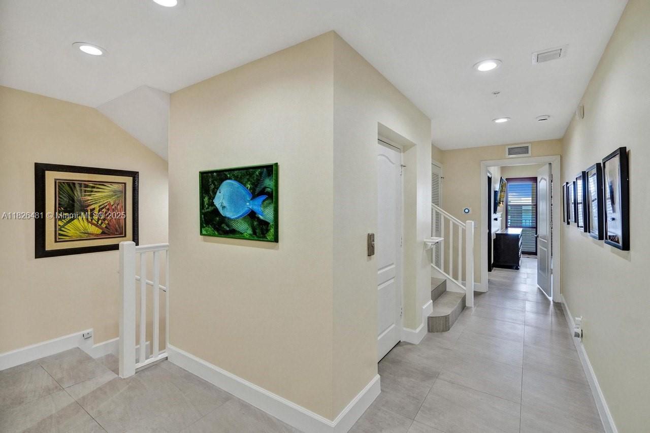 346 N Elm St #A-10 Hollywood, FL 33019