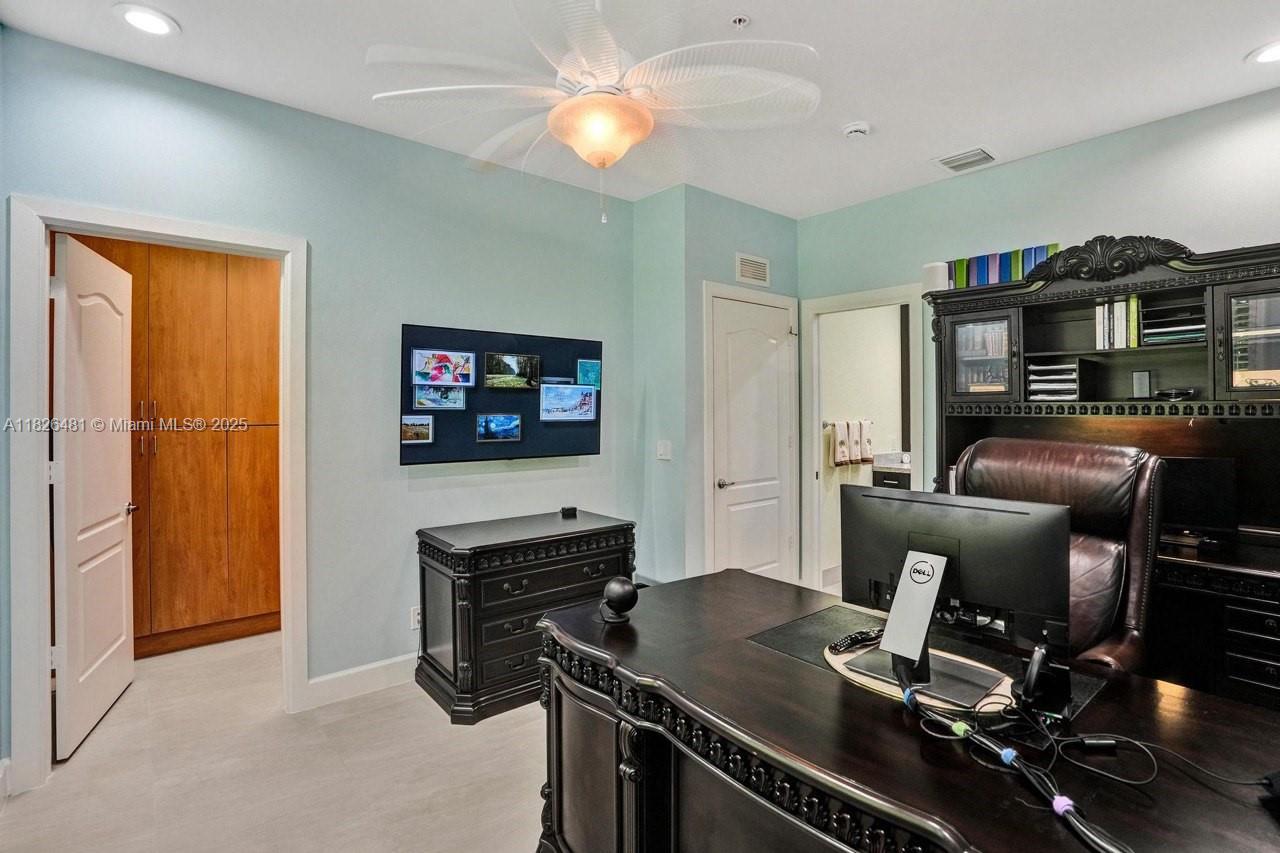 346 N Elm St #A-10 Hollywood, FL 33019