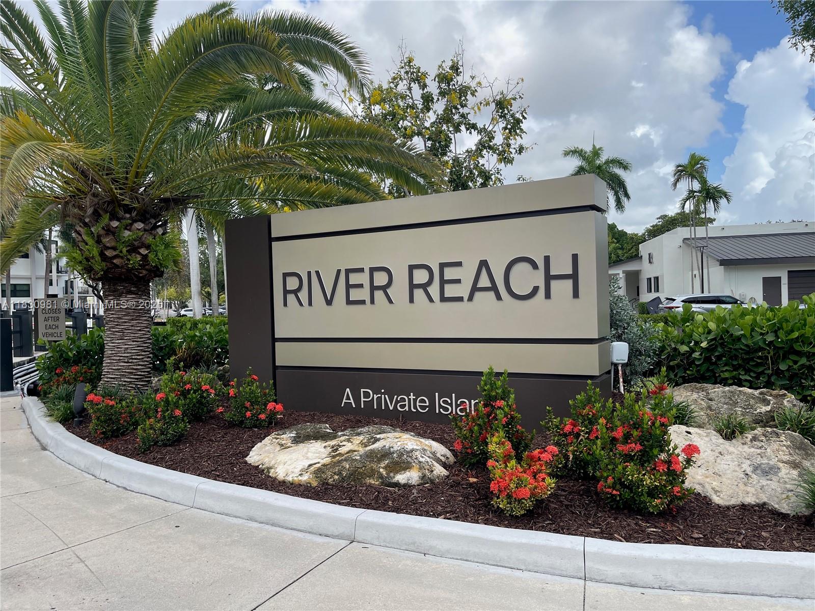 1201 River Reach Dr #207