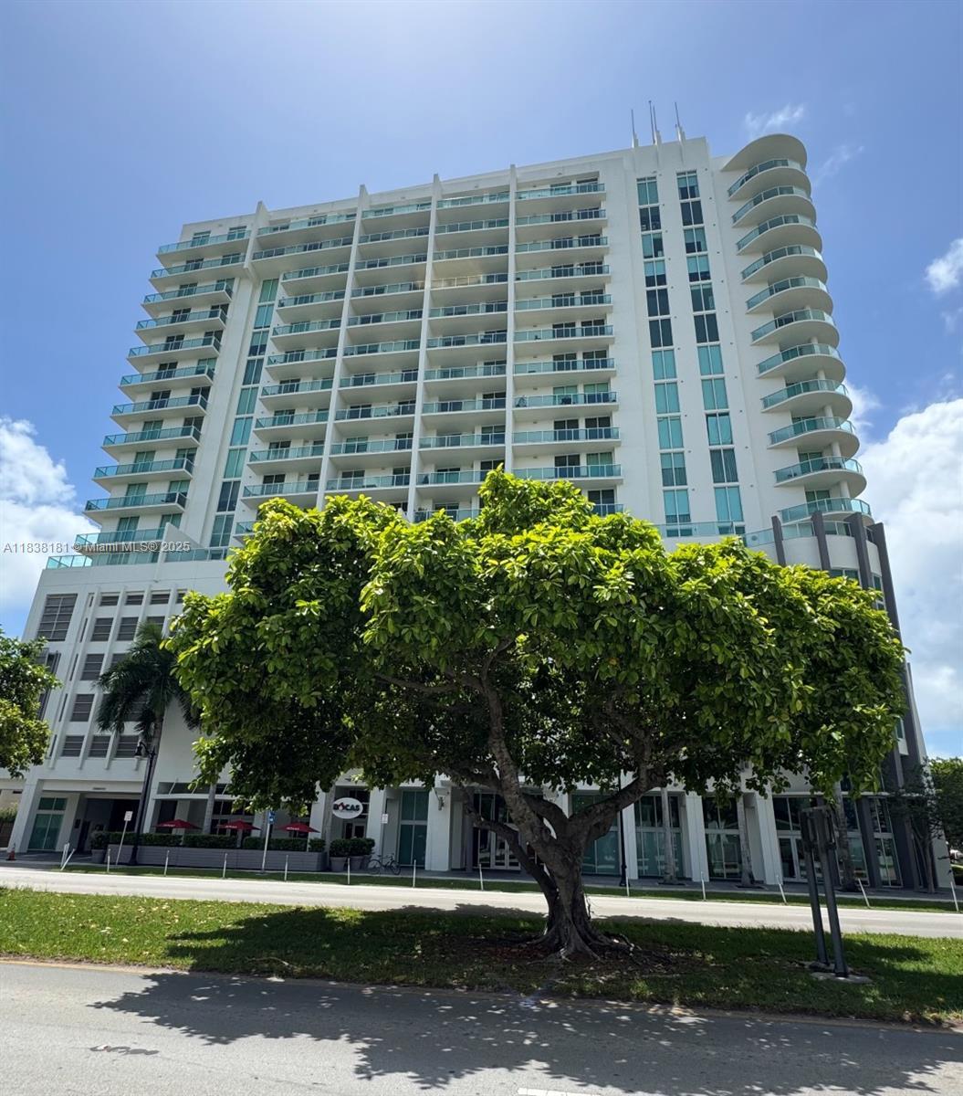 2525 SW 3rd Ave #PH-06