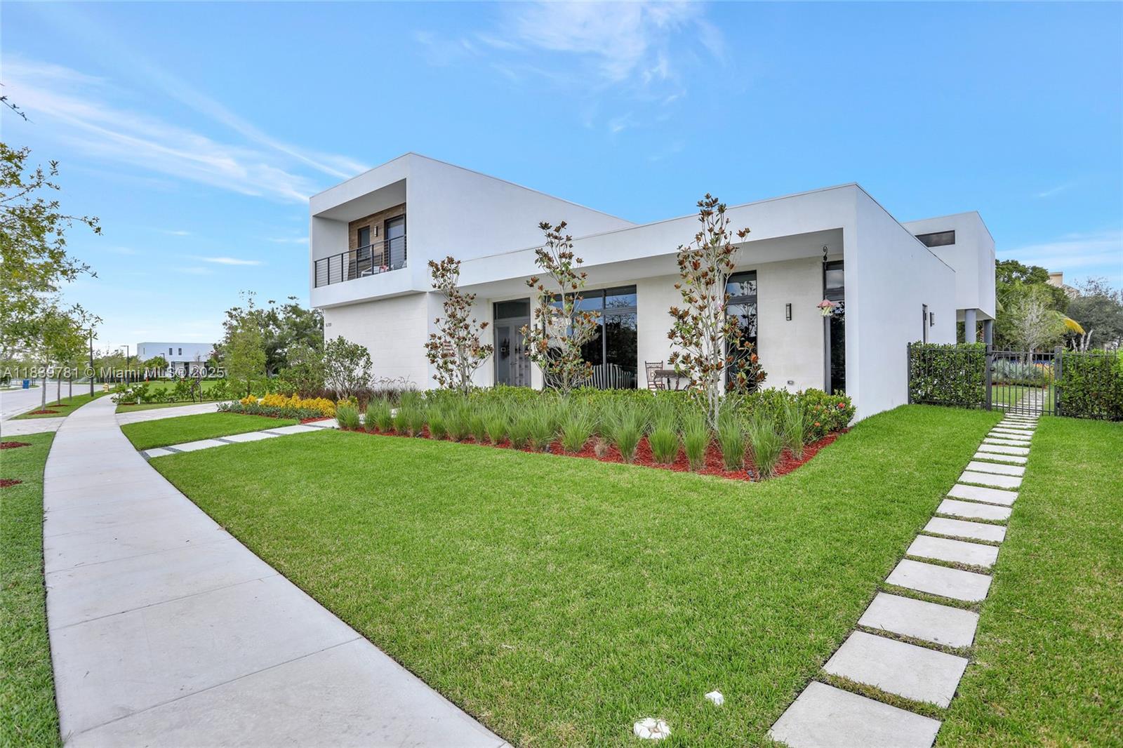 16709 Botaniko Dr N Weston, FL 33326