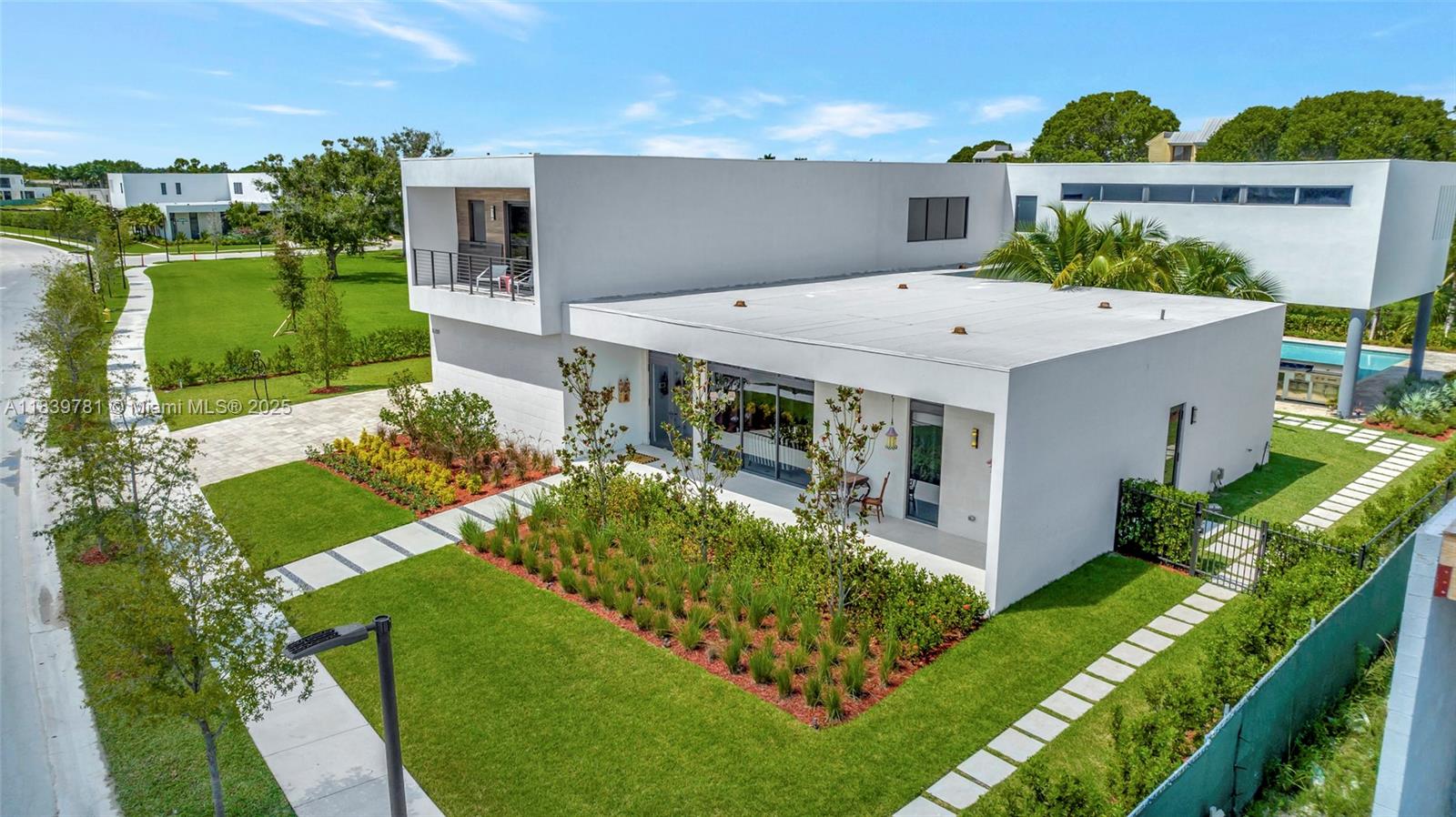 16709 Botaniko Dr N Weston, FL 33326