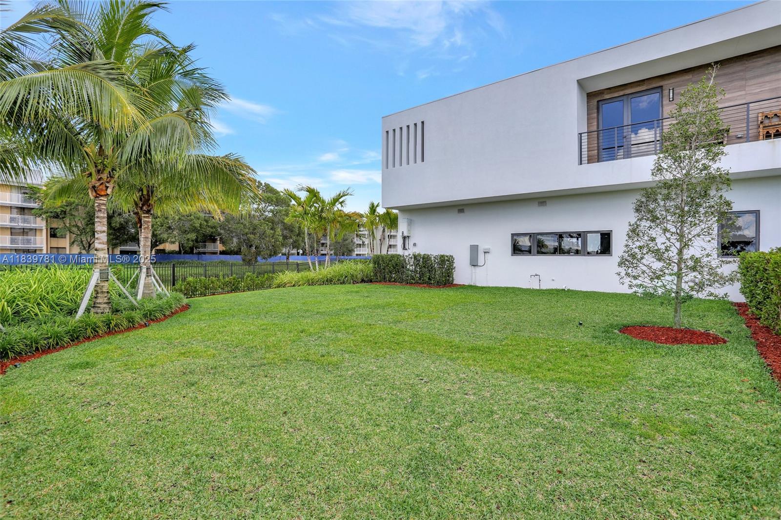 16709 Botaniko Dr N Weston, FL 33326