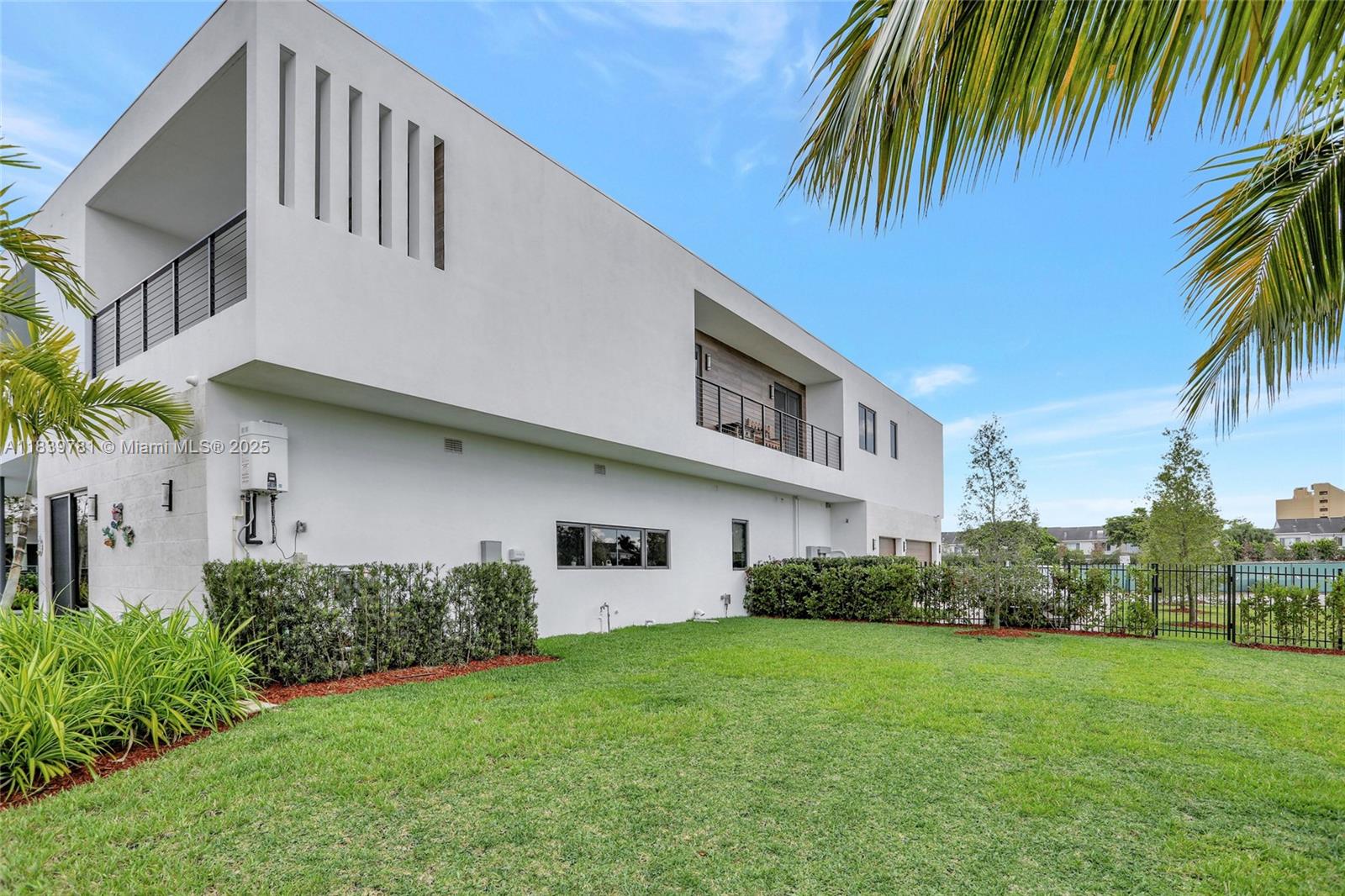 16709 Botaniko Dr N Weston, FL 33326