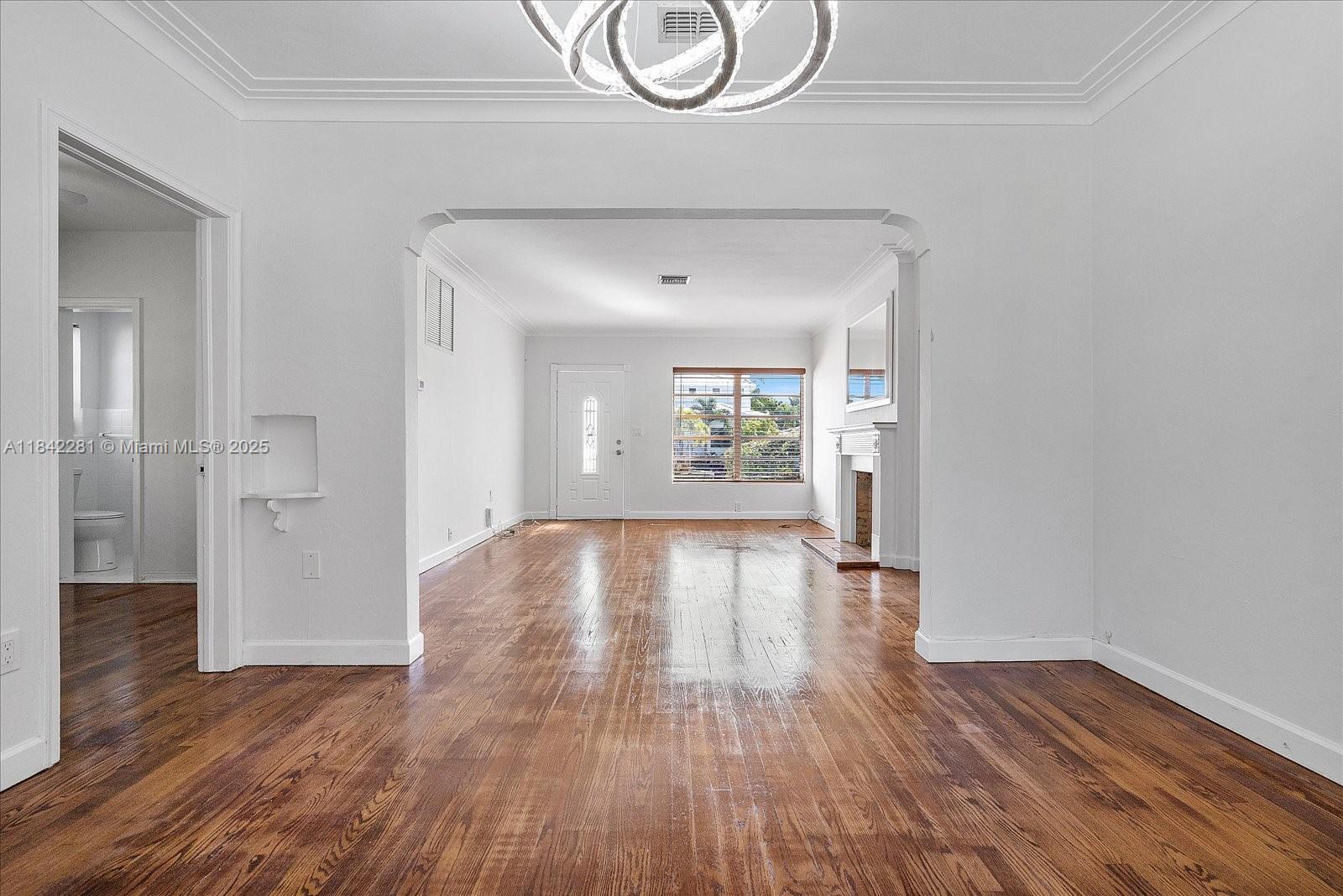 8826 Emerson Ave Surfside, FL 33154