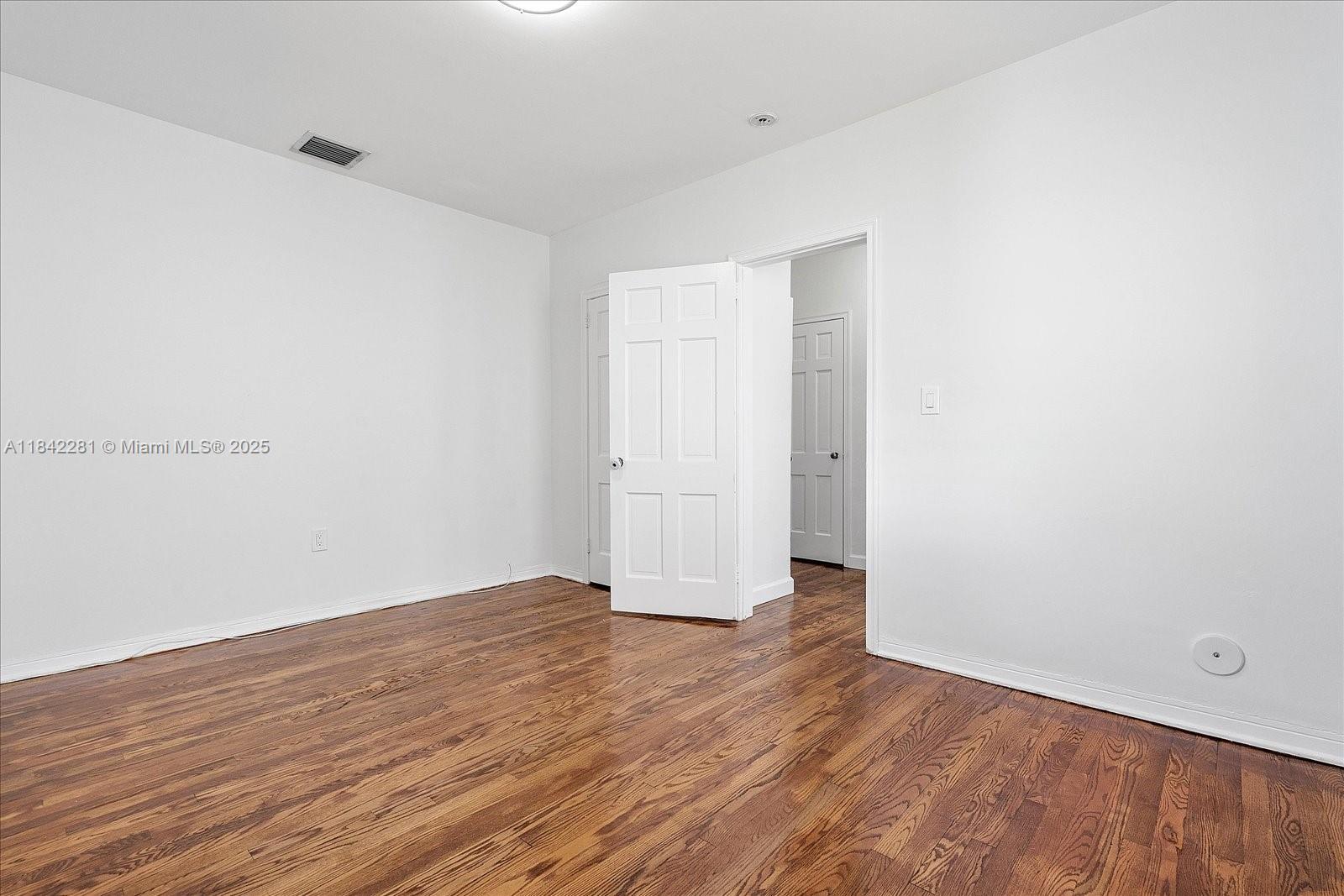 8826 Emerson Ave Surfside, FL 33154