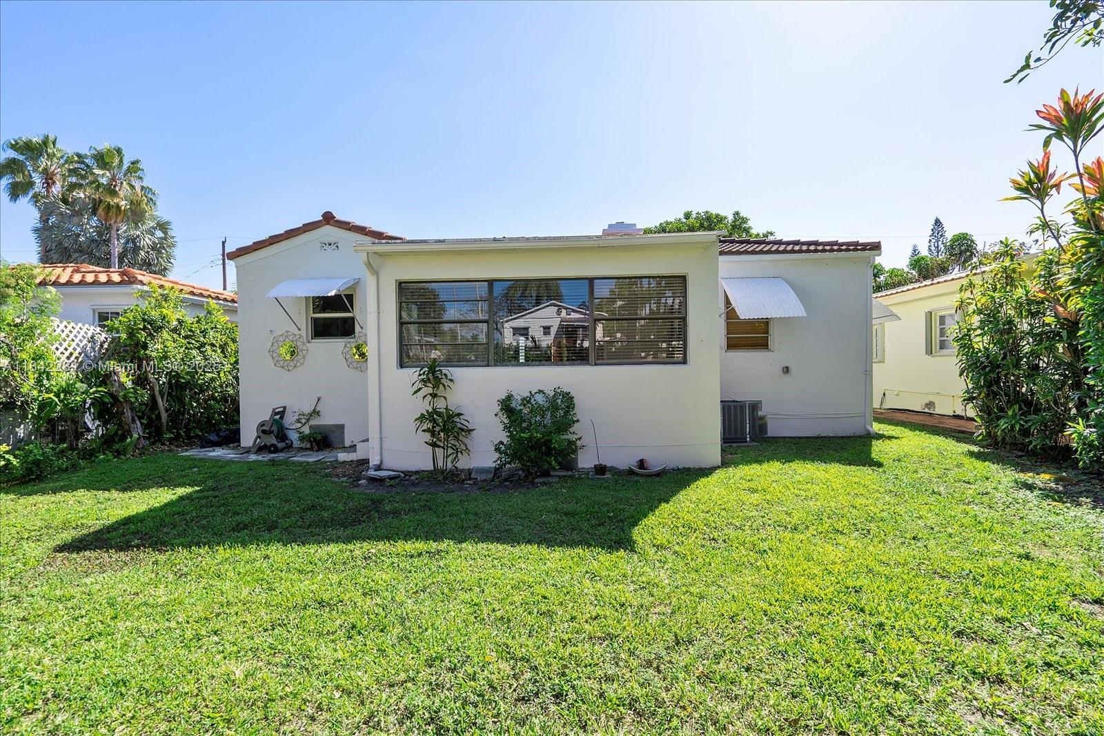 8826 Emerson Ave Surfside, FL 33154