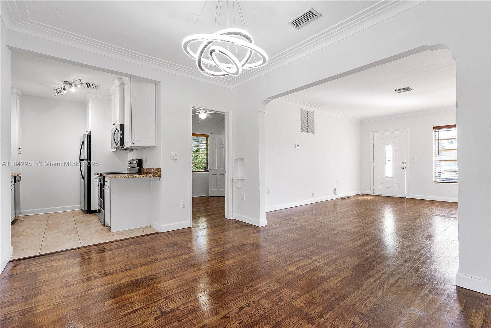 8826 Emerson Ave Surfside, FL 33154