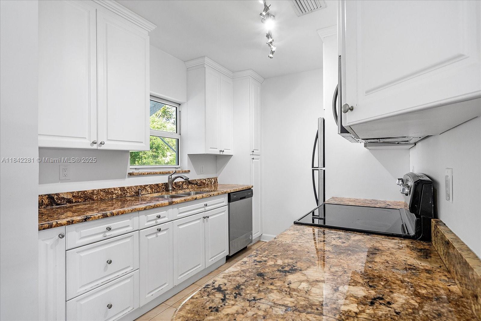 8826 Emerson Ave Surfside, FL 33154