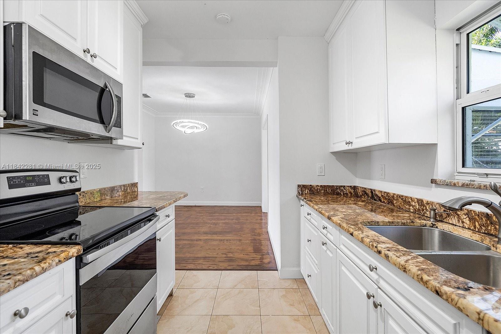 8826 Emerson Ave Surfside, FL 33154