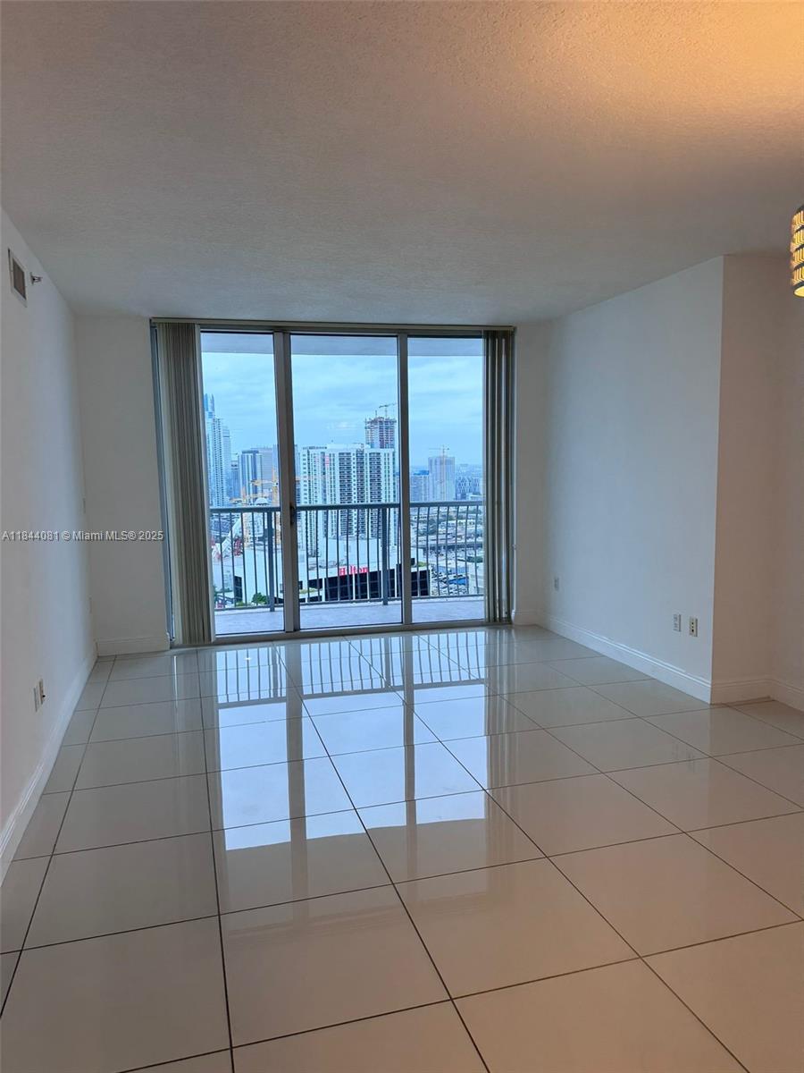 1750 N Bayshore Dr #4012