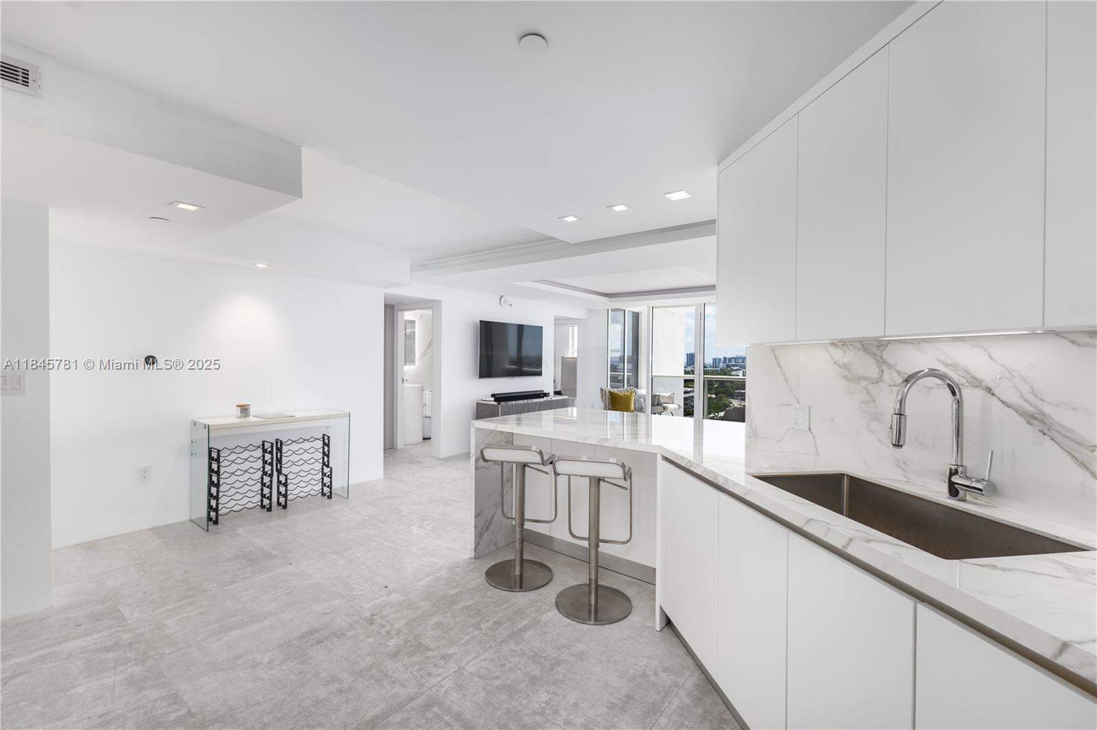 image Sunset Harbour South21