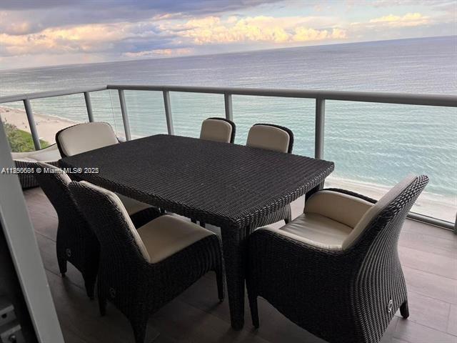 17121 Collins Ave #1207
