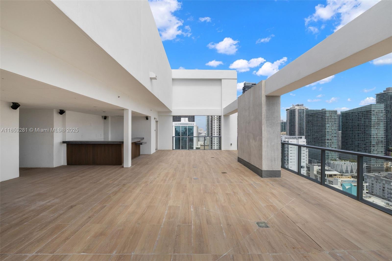 image Smart Brickell10