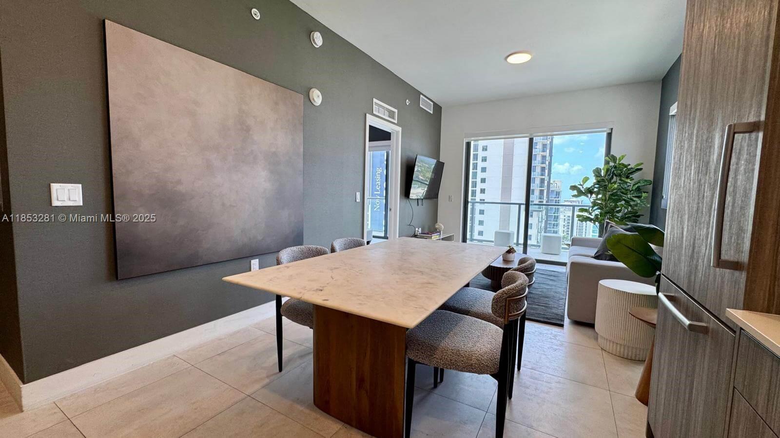 image Smart Brickell3