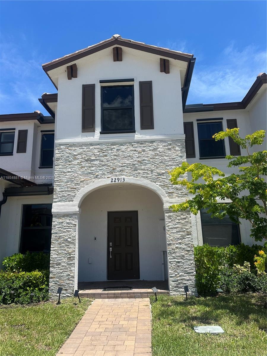 22913 SW 99th Ave Cutler Bay, FL 33190