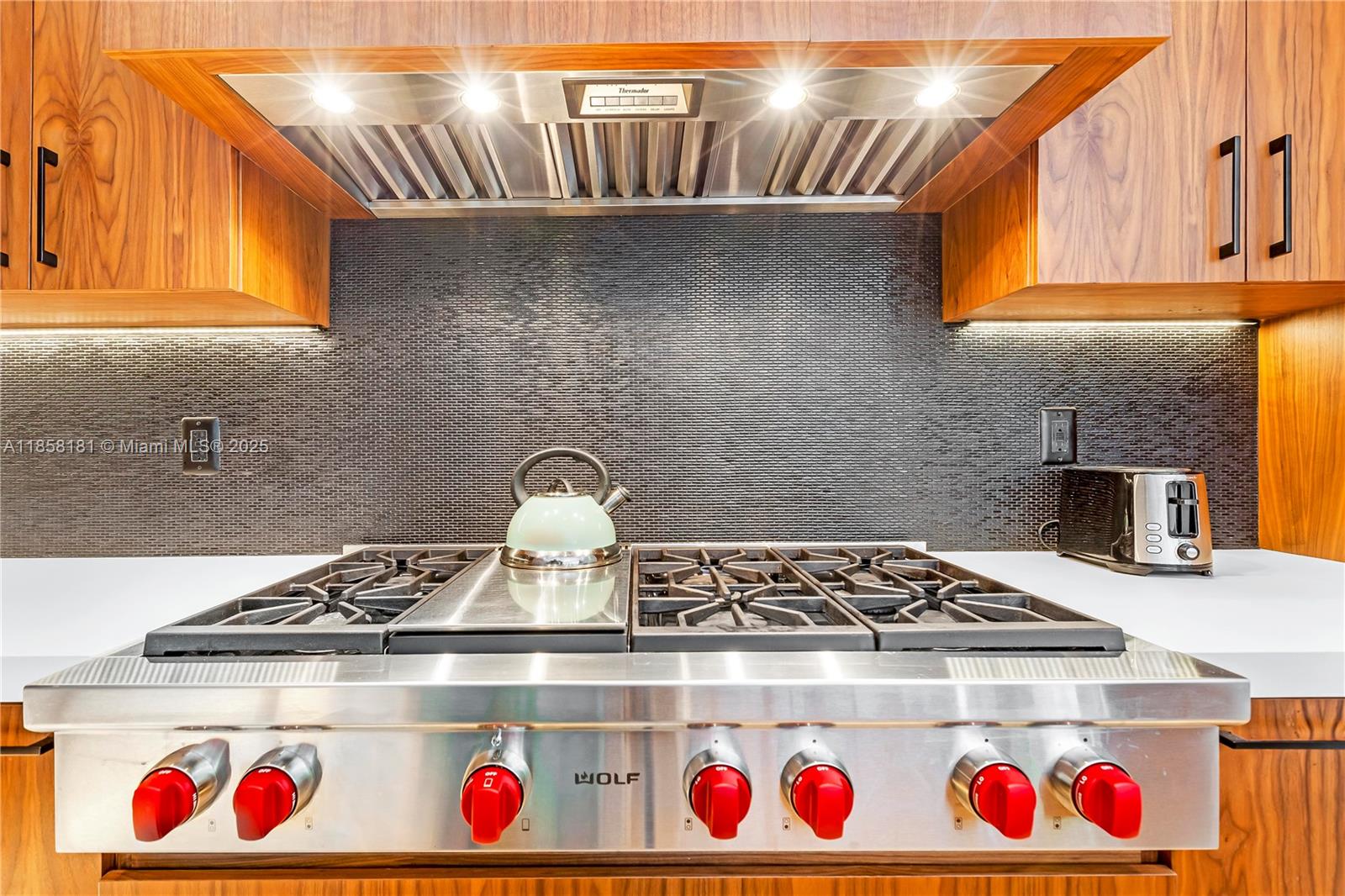 9065 Emerson Ave Surfside, FL 33154