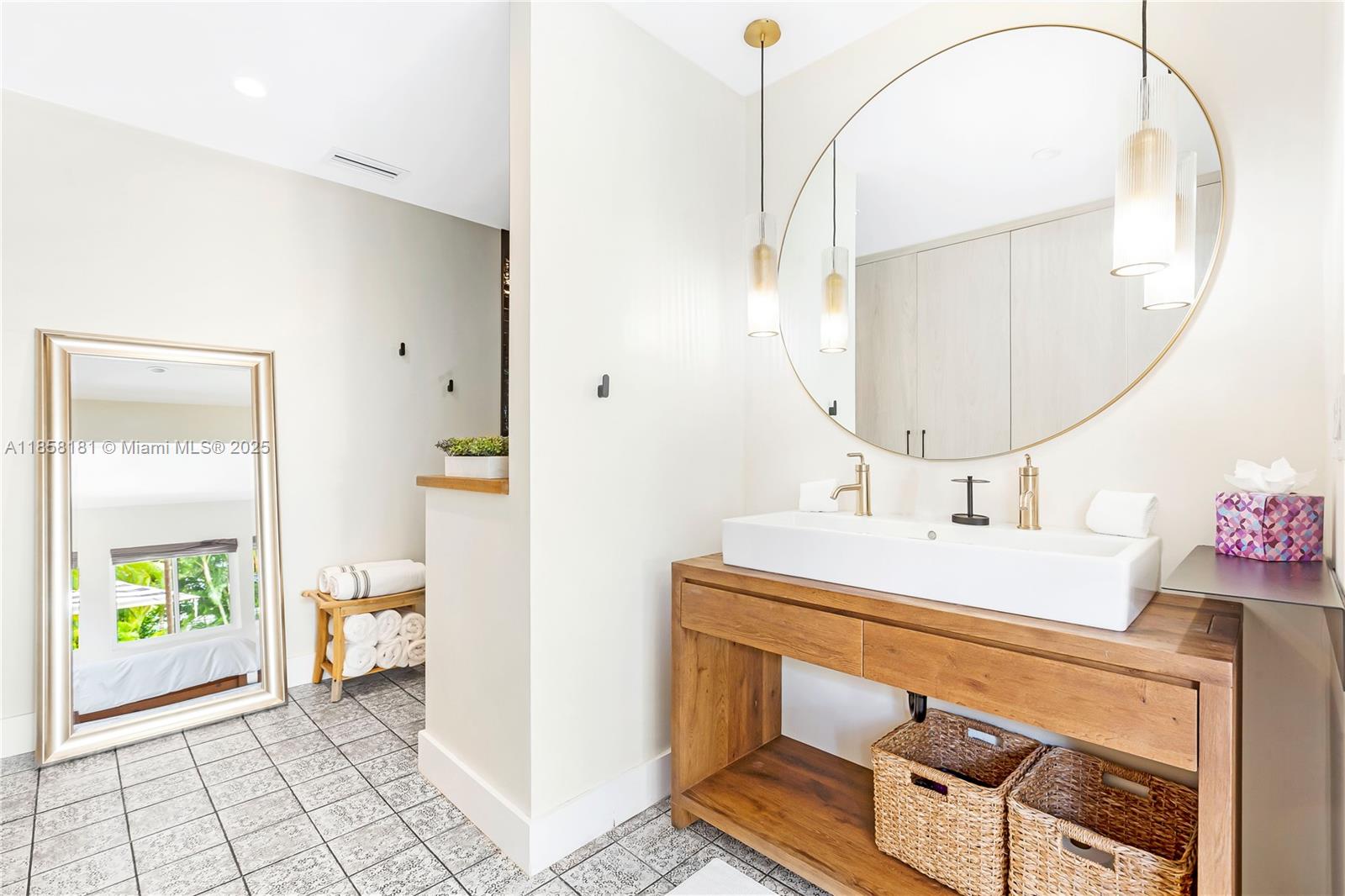 9065 Emerson Ave Surfside, FL 33154