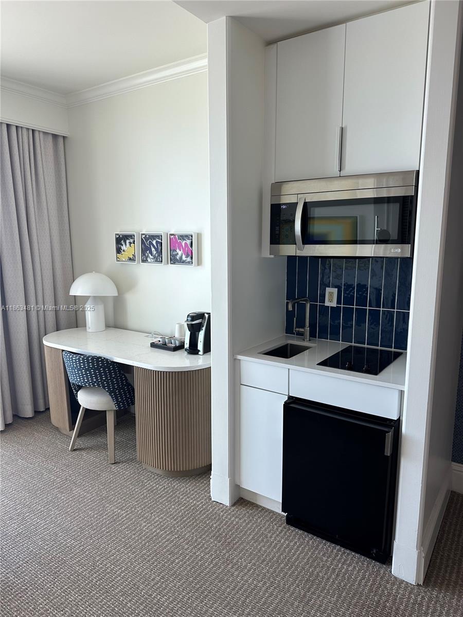 image Fontainebleau Ii Condo10