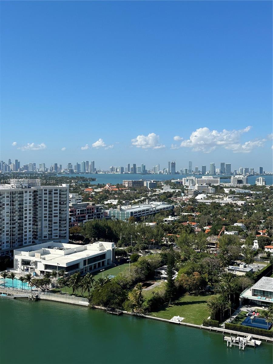 image Fontainebleau Ii Condo2