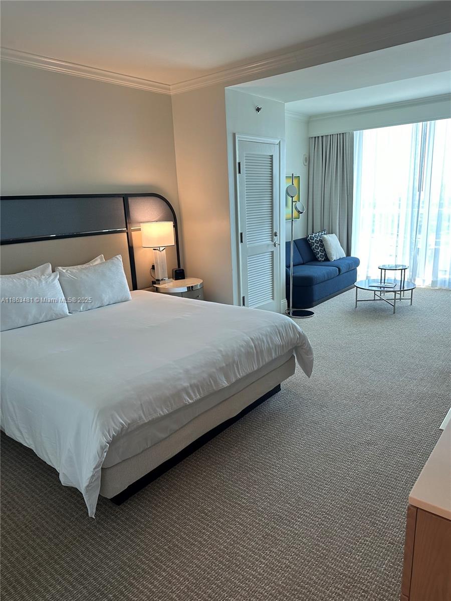 image Fontainebleau Ii Condo5