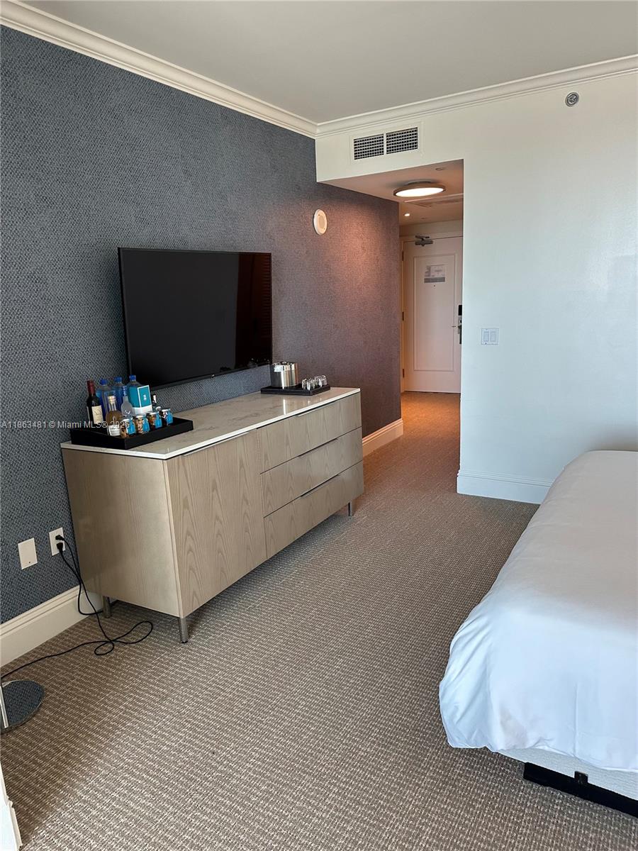 image Fontainebleau Ii Condo7