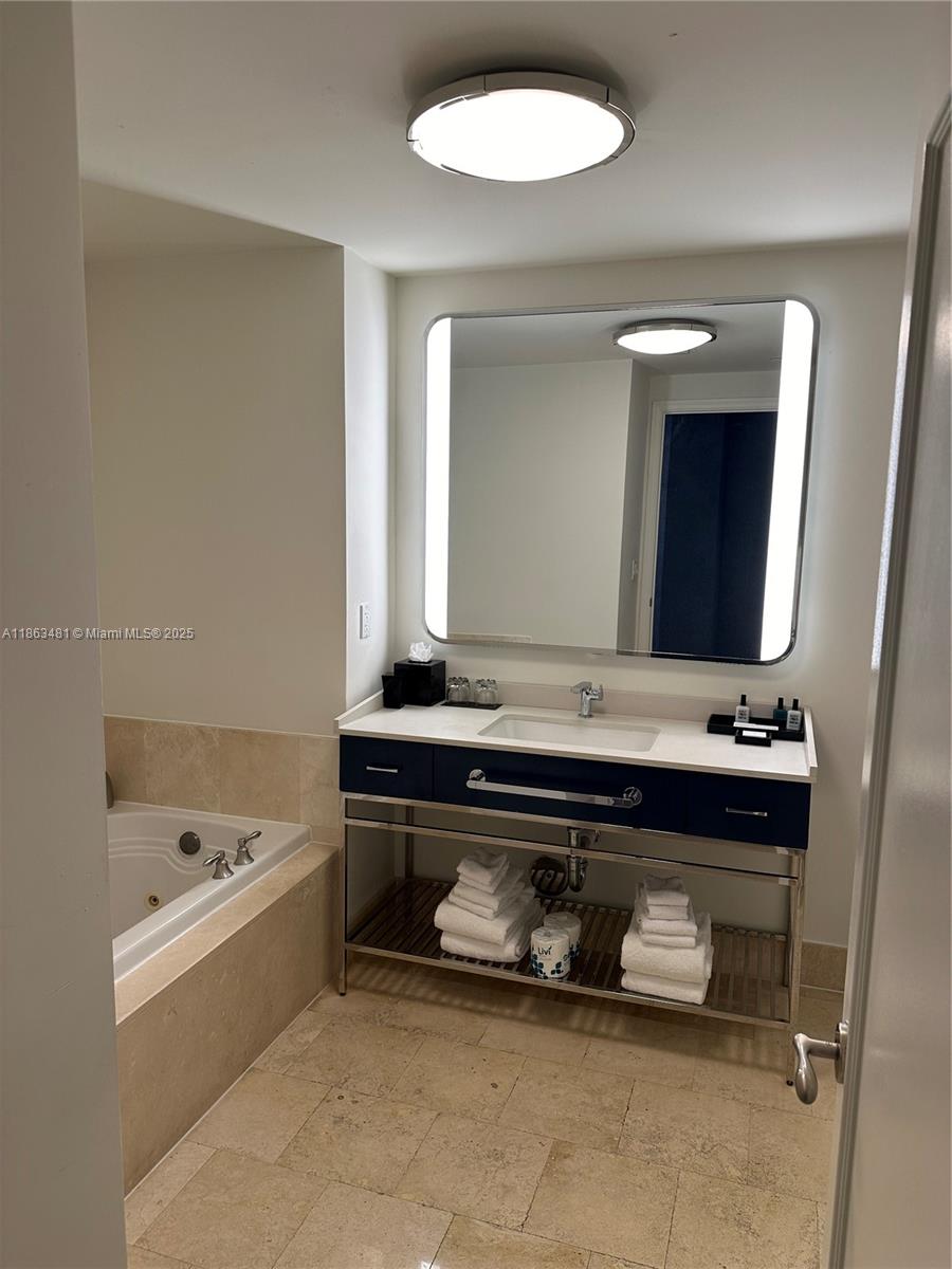 image Fontainebleau Ii Condo8