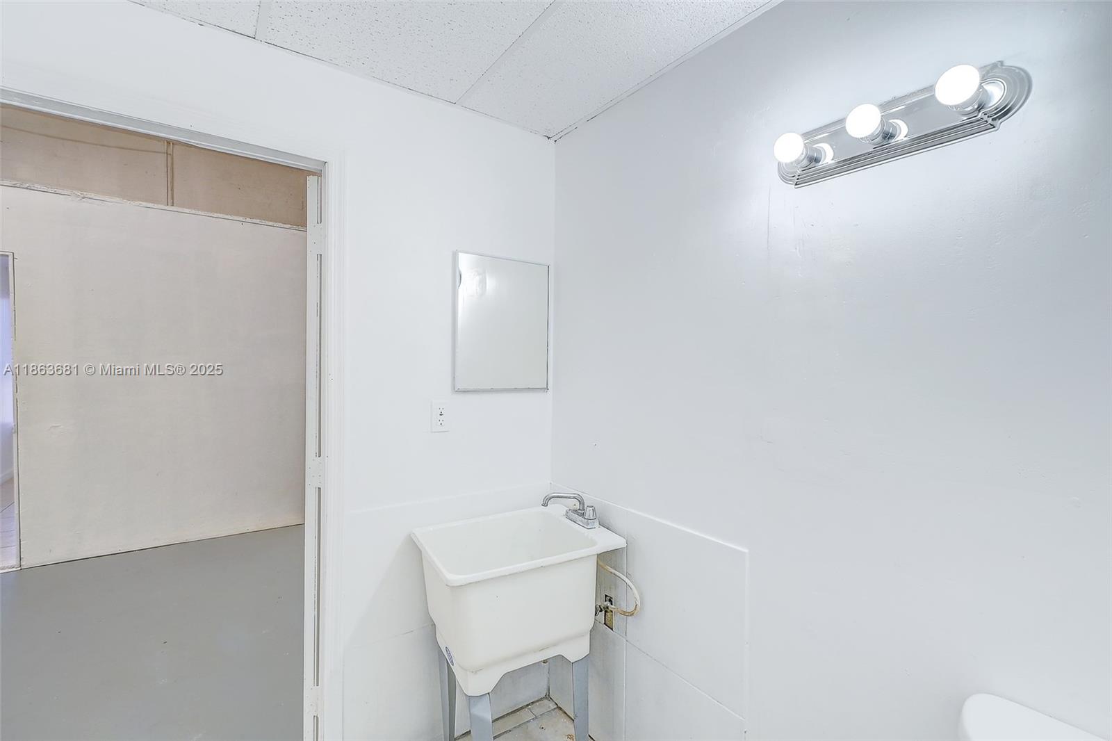 3775 Fowler St #8B Fort Myers, FL 33901