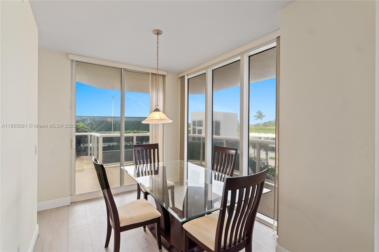 image Green Diamond Condo9