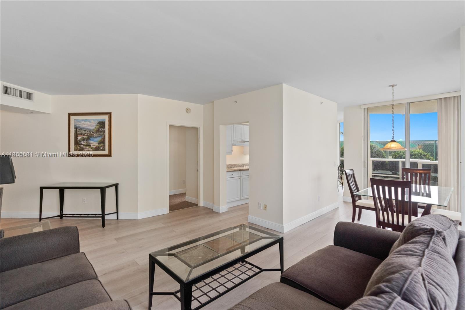 image Green Diamond Condo11