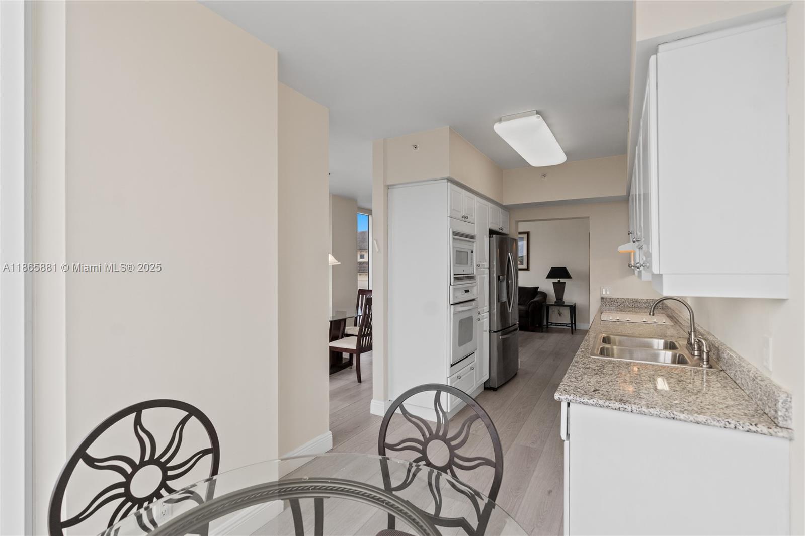 image Green Diamond Condo13
