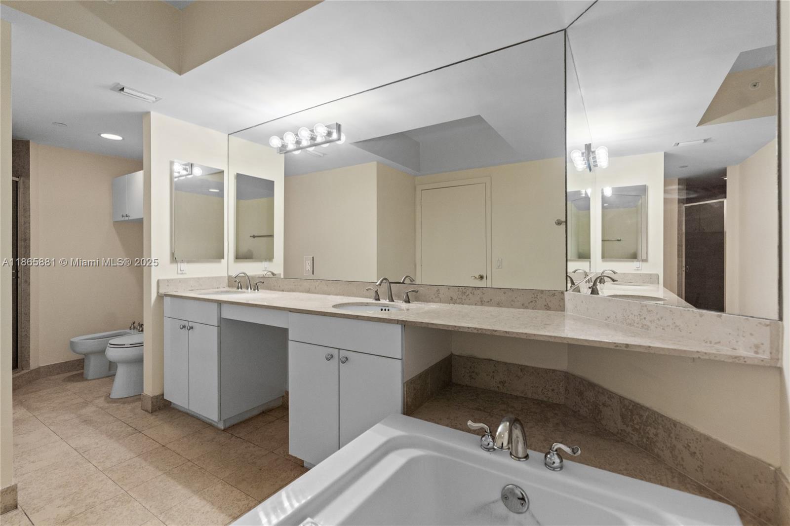 image Green Diamond Condo21