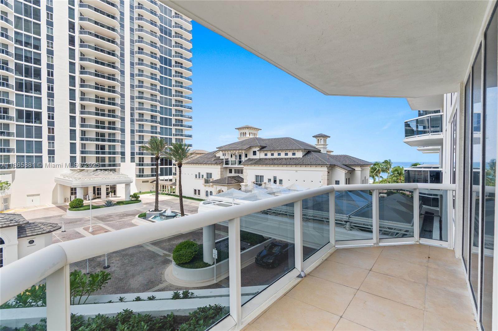 image Green Diamond Condo2