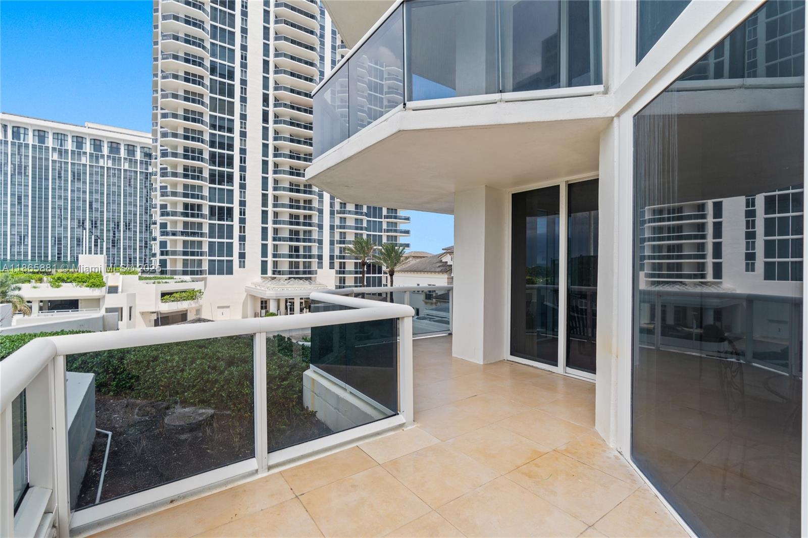 image Green Diamond Condo4