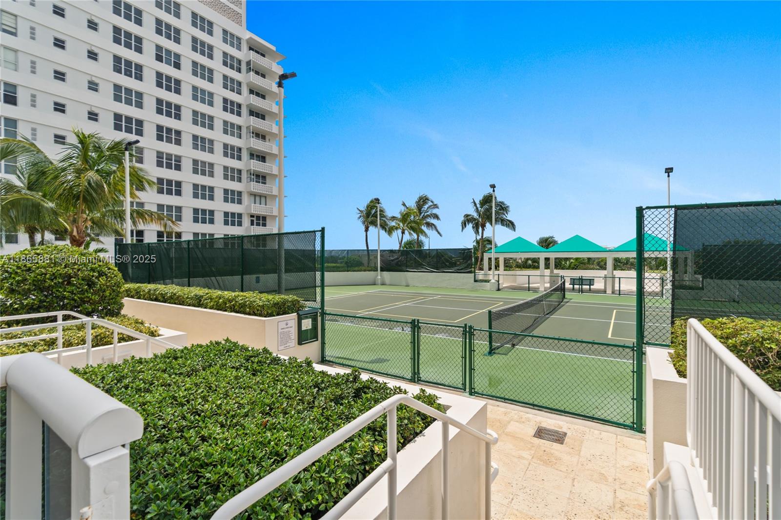 image Green Diamond Condo5