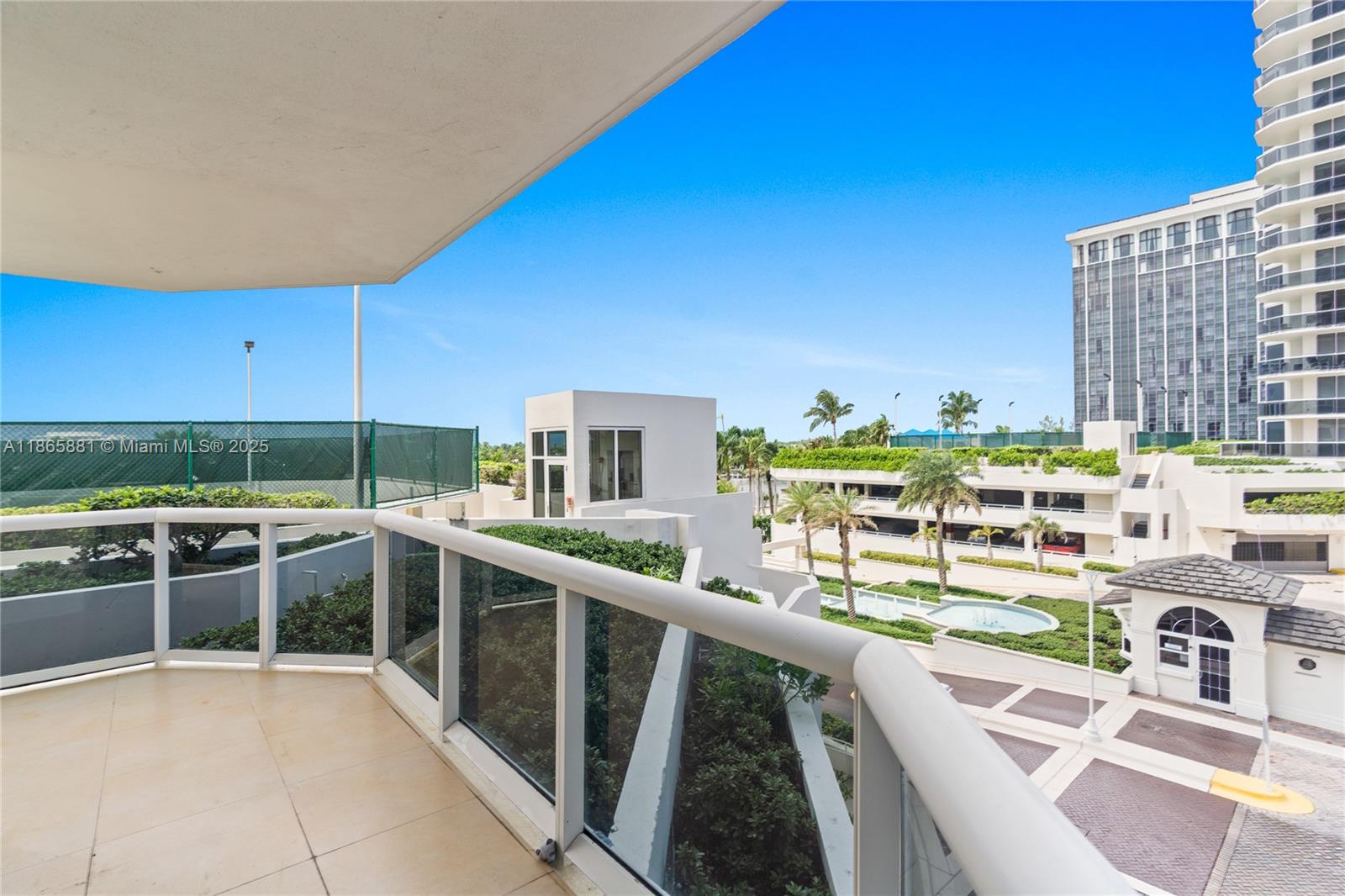 image Green Diamond Condo6