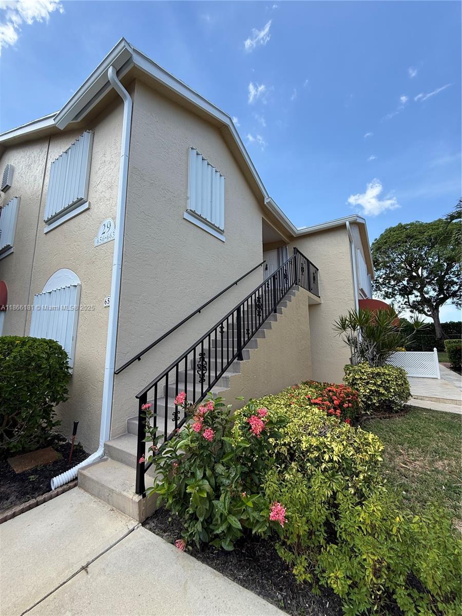 657 Waterside Dr #657