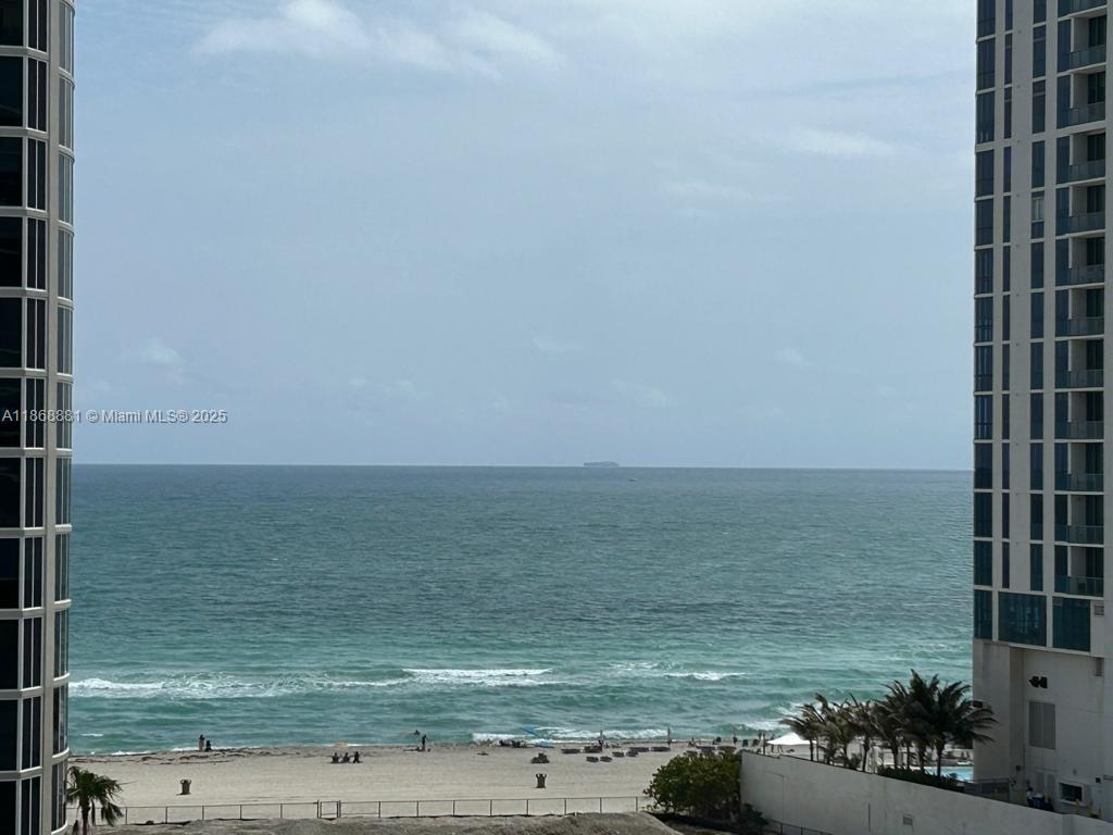 17550 Collins Ave #804