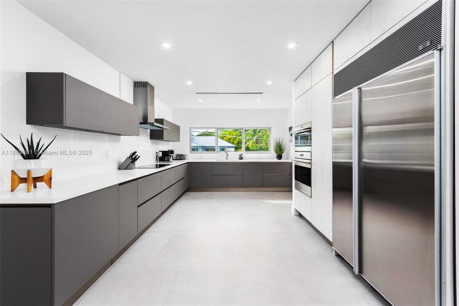 1785 Fairhaven Pl Miami, FL 33133