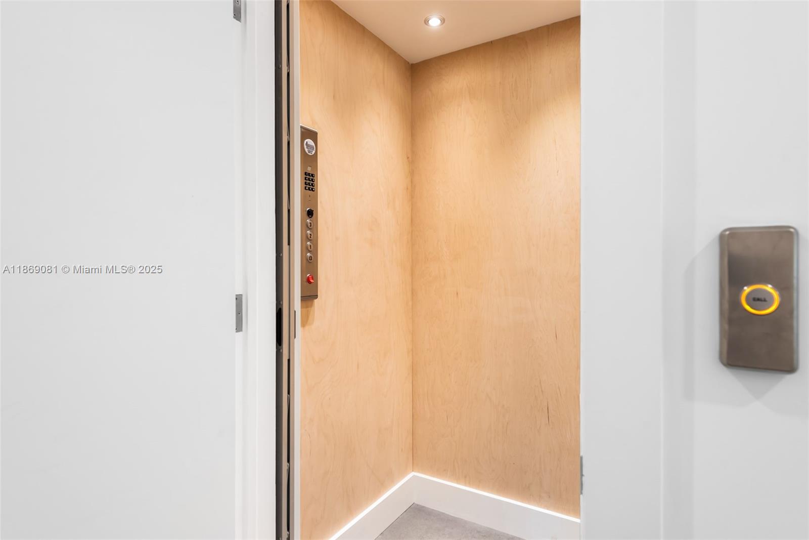 1785 Fairhaven Pl Miami, FL 33133